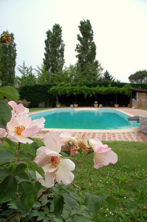 Agriturismo Borgo San Francesco Basiglio Dış mekan fotoğraf
