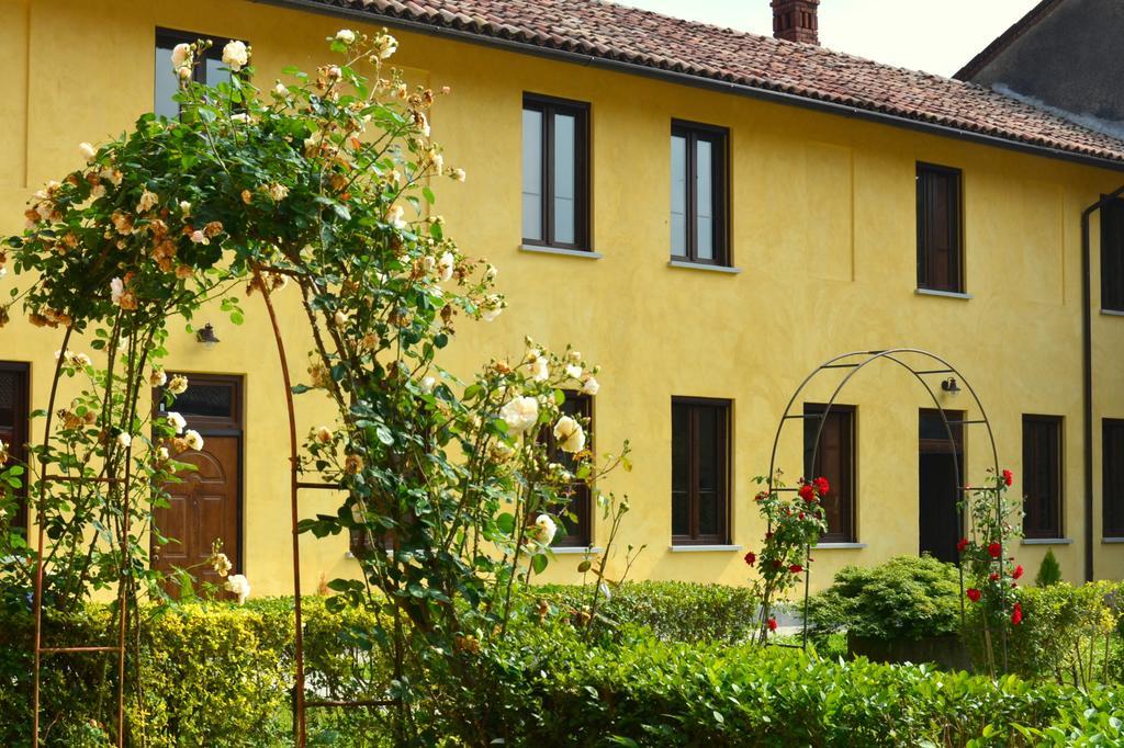 Agriturismo Borgo San Francesco Basiglio Dış mekan fotoğraf